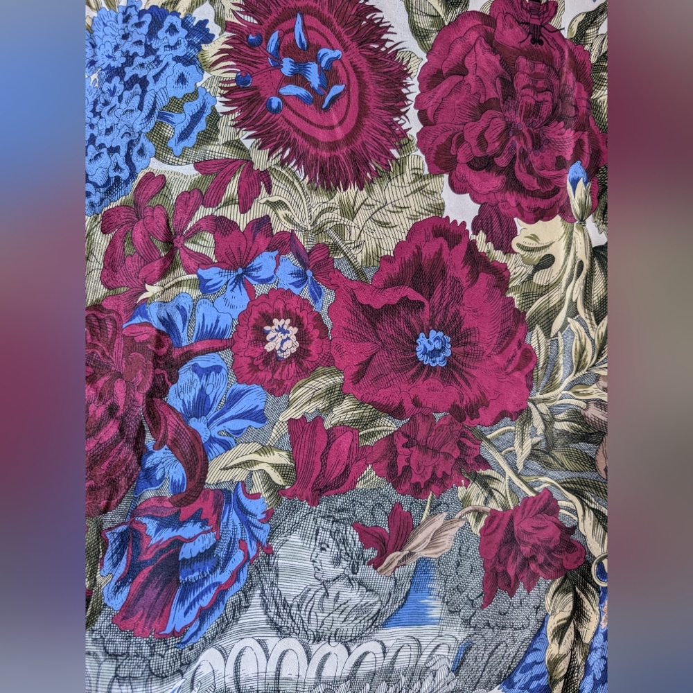 Ginnie Johansen Signed Silk Botanical Scarf 35x35 | Victorian Bouquet - Picture 4 of 4